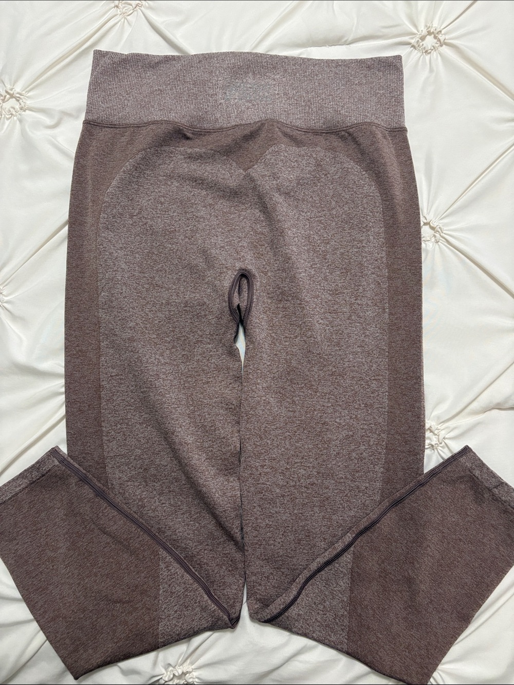PINK High -Waist Seamless Leggings in Mauve or heathered brown .